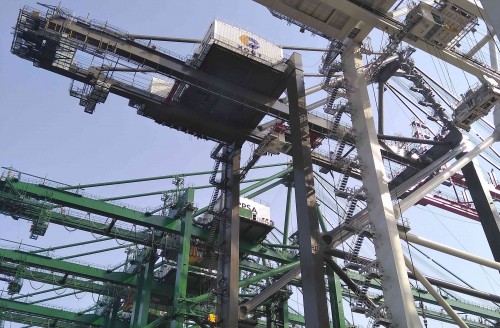 廈門遠(yuǎn)海1臺(tái)岸橋防雷產(chǎn)品完成安裝