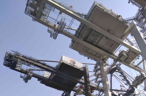 廈門遠(yuǎn)海1臺(tái)岸橋防雷產(chǎn)品完成安裝